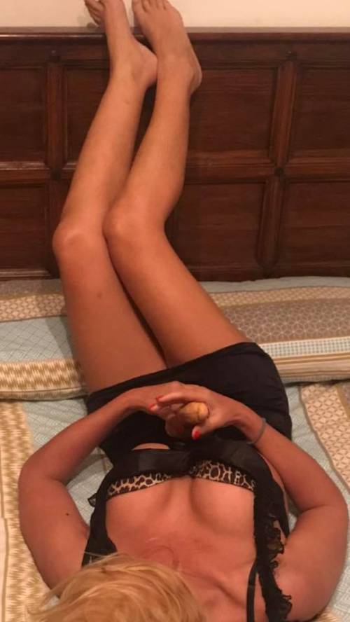 Ελληνίδα ξανθιά Λάρισα 6945867103